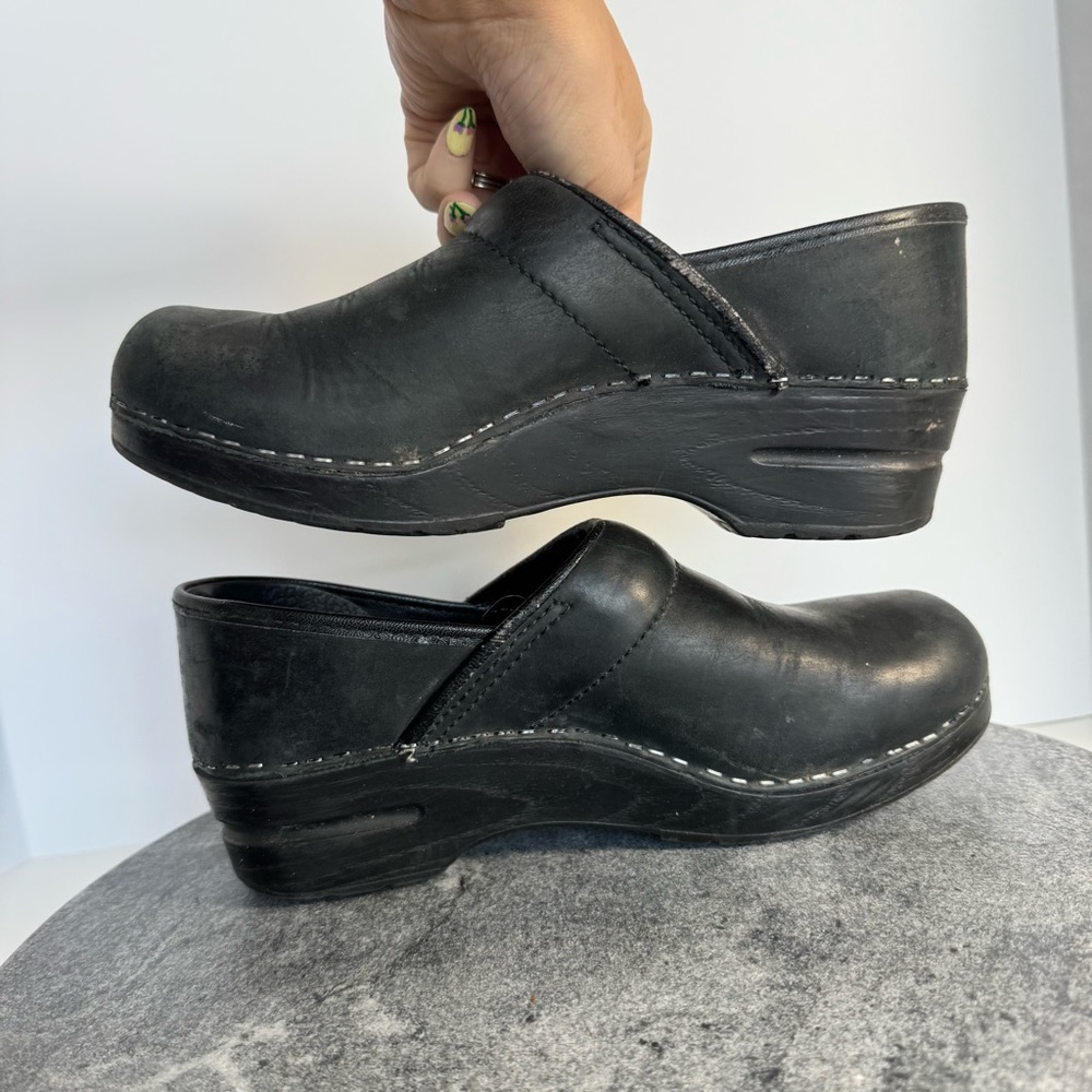 Dansko Solid Black Professional Clogs Shoes 38 - image 8